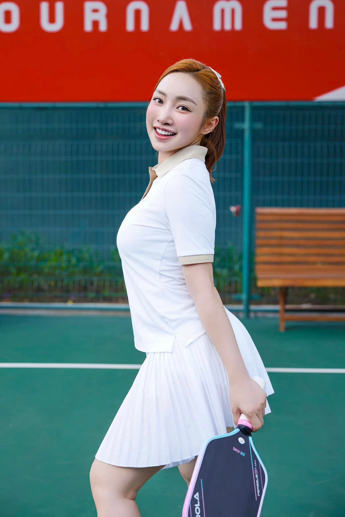 Làn da mịn màng, tươi trẻ cùng nụ cười rạng rỡ của cô khiến nhiều người trầm trồ. Ảnh: FB Lý Thuỳ Chang
