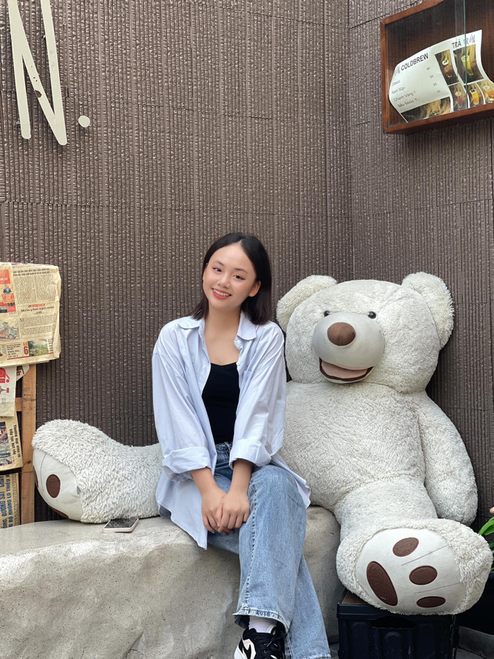 Cô bé theo đuổi hình tượng ngọt ngào, nữ tính và không ép bản thân mặc đồ quá gợi cảm, quyến rũ. Ảnh: FB Hồng Nhung