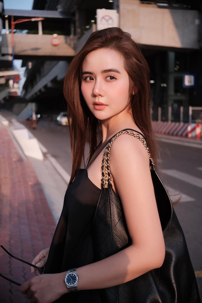 Tin tức sao Việt 7/3: Huyền Lizzie được khen nhan sắc "hack tuổi". Ảnh: FB Phan Minh Huyền