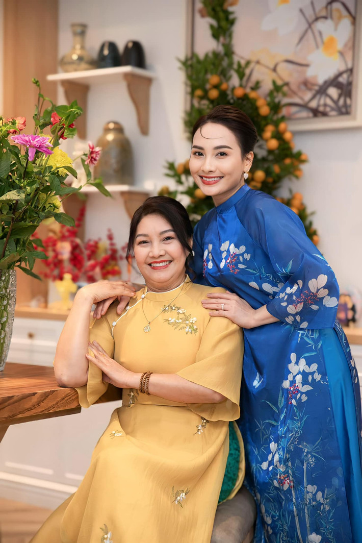 Bảo Thanh mừng sinh nhật mẹ. Ảnh: FB Bảo Thanh