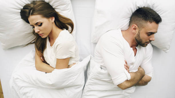 Các yếu tố tâm lý khiến tình trạng xuất tinh sớm ngày càng trầm trọng là căng thẳng, thiếu tự tin, từng bị lạm dụng tình dục, tần suất quan hệ tình dục và bản chất mối quan hệ.