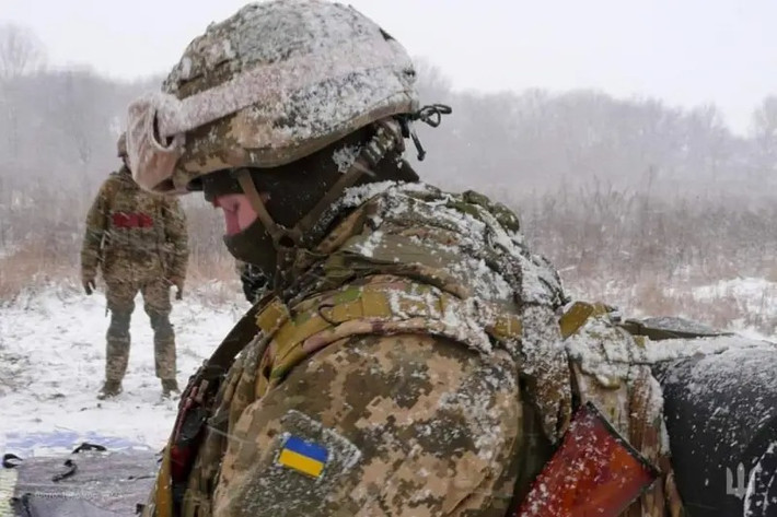 Còn theo Quân đội Ukraine, Nga đã mất hơn 850.000 quân tại Ukraine kể từ ngày 24/2/2022. Số liệu của Ukraine không nêu rõ số người tử trận hoặc bị thương, nhưng nhìn chung, con số này bao gồm cả số người chết, bị thương, mất tích và bị bắt.