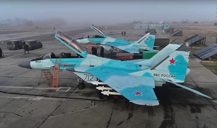 Ngoài ra, MiG-35 còn được trang bị hệ thống dẫn đường chống nhiễu mới nhất BINS-SP2M, dành cho máy bay chiến đấu Su-57 thế hệ thứ năm, có độ chính xác gấp đôi và tuổi thọ hoạt động dài hơn so với các phiên bản hệ thống dẫn đường quán tính trước đó, có độ bền cao và không cần bảo trì đặc biệt.