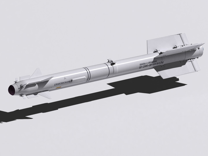 Ngược lại, tên lửa R-73 được biết đến với khả năng tích hợp dễ dàng vào máy bay Nga và khả năng phóng từ nhiều góc độ khác nhau, ngay cả trong các cuộc diễn tập. Trên thực tế, R-73 cũng đã được thử lửa trong một số trận không chiến, còn ASRAAM thì chưa.