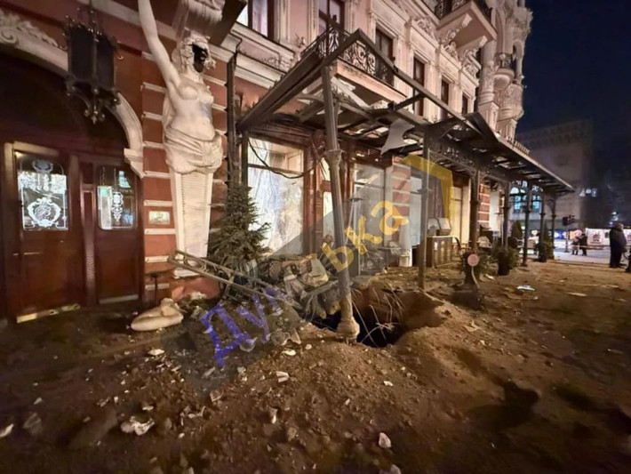 Tuy nhiên, phản ứng của Nga đối với đợt viện trợ mới của NATO “rất hờ hững”, và RFAF tin rằng, khoản viện trợ như vậy không còn có thể thay đổi được tình hình trên chiến trường. Điều Nga cần làm bây giờ là xóa bỏ mọi trở ngại cho các cuộc đàm phán hòa bình mới chỉ vừa bắt đầu.