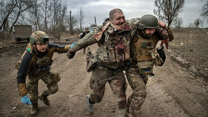 Trong khi đó, quân đội Nga (RFAF) tại chiến trường Ukraine, đang chuẩn bị có đợt thay quân, giữa các đơn vị cũ và mới vào tháng 3; như vậy, các đơn vị RFAF cũ sẽ mở một đợt tấn công dữ dội cuối cùng. Do đó, dự đoán của tướng Syrsky có thể là hợp lý và dự kiến sáu thay đổi lớn sau đây, mà AFU phải đối phó trong tháng 2 này.