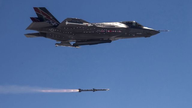Các thông tin từ Defense Arabic nhấn mạnh rằng, các máy bay chiến đấu của Israel, có thể đã bị lực lượng phòng không Iran phát hiện khi ở cách mục tiêu ở Iran hàng trăm dặm, gần với tầm bắn tối đa của tên lửa hành trình tấn công mặt đất, phóng từ trên không (ALBM), như Rock và Blue Sparrow, mà máy bay Israel mang theo, để sử dụng trong cuộc tập kích.