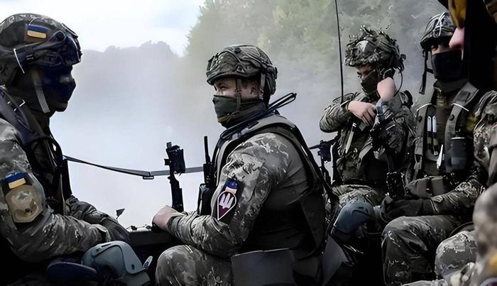 Theo Bộ Quốc phòng Nga, quân đội Ukraine (AFU) vẫn duy trì 12 lữ đoàn ở khu vực Kursk. Ngoài ra có các đơn vị đặc nhiệm của AFU cũng đang chiến đấu ở đây; có thông tin cho rằng, một đơn vị đặc biệt của quân đội Pháp, đã đến khu vực Kursk, để hỗ trợ các hoạt động chiến đấu của quân Ukraine.