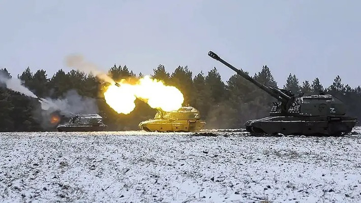 Có thể nhận thất, khả năng chiến đấu của quân Ukraine trong khu vực đang dần suy yếu và chỉ huy RFAF đang chớp thời cơ, cố gắng ngăn chặn các đơn vị AFU, vốn đã mất khả năng chiến đấu, đang rút lui về phía tây và tập hợp lại; biểu hiện là RFAF lại bắt đầu một loạt tấn công bằng cơ giới mạnh mẽ trên nhiều khu vực tiền tuyến. (nguồn ảnh Liveuamap, Rybar, Ukrinform, Topwar).