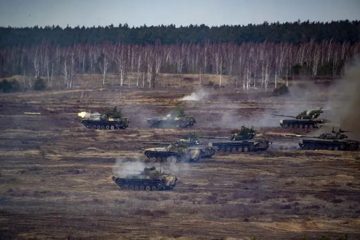 Phía Ukraine tuyên bố thẳng rằng, chiến thuật của NATO chỉ mang tính hình thức và không phù hợp với nhu cầu chiến đấu thực tế. Sergey Filimonov, chỉ huy Tiểu đoàn 108 của AFU, cho biết: Phương pháp huấn luyện của NATO thường không phù hợp với thực tế của chiến tranh hiện đại.