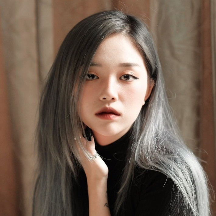 Linh Ngọc Đàm hiện là một trong những nữ streamer thành công nhất Việt Nam, sở hữu khối tài sản khổng lồ cùng lượng fan khủng ủng hộ cô nàng từ những ngày đầu lấn sân làng game. Bên cạnh là một streamer, Linh Ngọc Đàm còn thử sức ở lĩnh vực làm Youtube hay kinh doanh cũng thành công không kém.