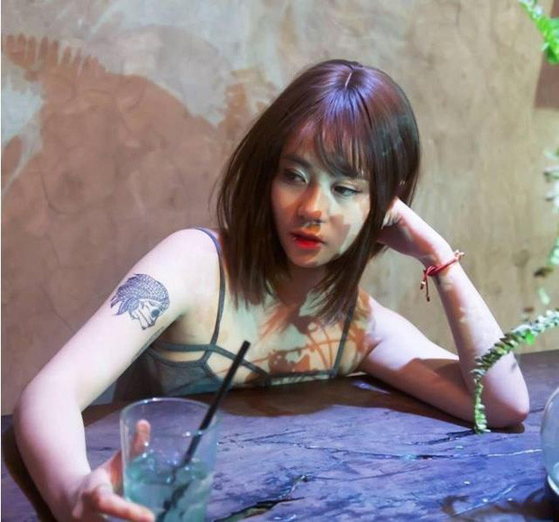 Hình xăm của streamer MisThy có khoảng 4 hình gồm đầu lâu thổ dân, SG & HN, Beautiful Rich Strong và một hình mới cô vừa sở hữu gần đây.