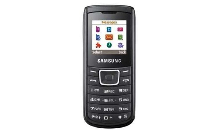 E1100 của Samsung là chiếc điện thoại được đánh giá cao bởi độ bền và thời lượng pin ấn tượng lên tới 13 ngày khi ở chế độ chờ. Nó đươc bán ra từ năm 2009 và đã kịp xuất xưởng được 150 triệu máy.