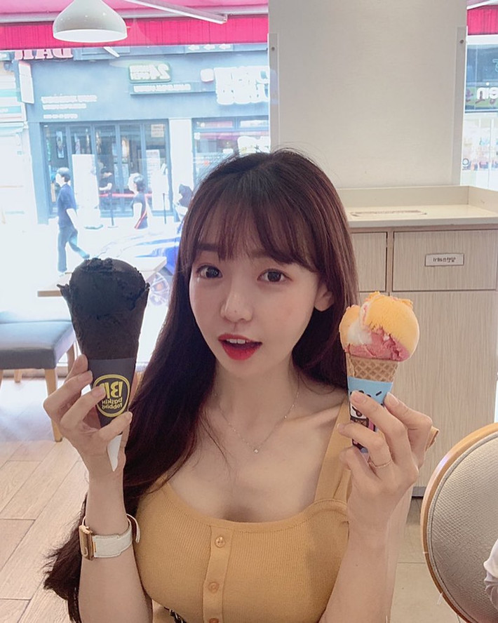 Min Jung là một fan cứng của LMHT, cô còn thử sức với PUBG một tựa game bắn súng từng làm mưa làm gió không chỉ Hàn Quốc mà trên toàn thế giới.