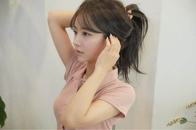Nhan sắc xinh đẹp xứng đáng cực phẩm nên cô nàng streamer được nhiều fans gọi là "thần tiên tỷ tỷ".