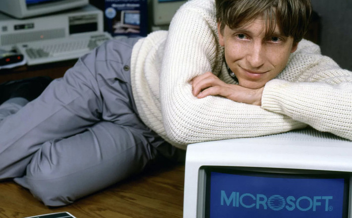 Đã tròn 35 năm kể từ khi Microsoft lần đầu tiên ra mắt hệ điều hành Windows để thay thế cho MS-DOS. Windows 1.0 ra mắt, đánh dấu một cột mốc quan trọng trong việc cách mạng hoá máy vi tính và là tiền đề cho những phiên bản Windows khác hiện đại hơn sau này.