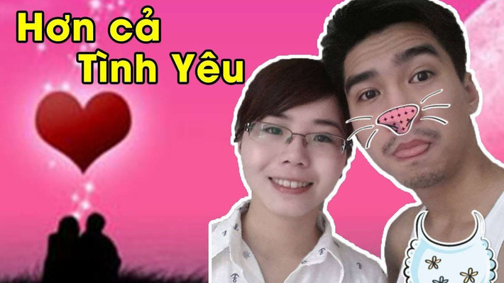 Trước khi chính thức "chốt đơn" với Hồng Nhật, PewPew đã trải qua chuyện tình 11 năm với bạn gái cũ có tên LyLy, cô gái này đã luôn ở cạnh PewPew những lúc khó khăn vất vả khi du học.