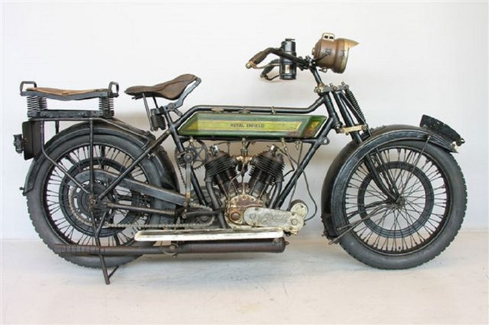 Chiếc xe máy đầu tiên của hãng Royal Enfield là sản phẩm của hai nhà thiết kế Jules Gotiet và Bob Walker-Smith. Động cơ Minerva của chiếc xe này cho công suất 5,5 mã lực và được gắn ở phần trước xe. Trong một thời gian dài, Royal Enfield là một trong những nhà cung cấp xe máy lớn nhất cho các thị trường Pháp, Mỹ, Anh và Nga. Hiện nay, thương hiệu Royal Enfield đã được bán lại cho Ấn Độ.