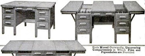 Bàn dịch chuyển là loại bàn gấp, được thiết kế với mục đích tiết kiệm không gian. Hai cánh gấp hai bên có thể mở rộng hoặc thu hẹp lại tùy theo nhu cầu sử dụng khác nhau trong gia đình. Dễ dàng nhận thấy, đây là một đồ nội thất thông minh rất phổ biến ngày nay.