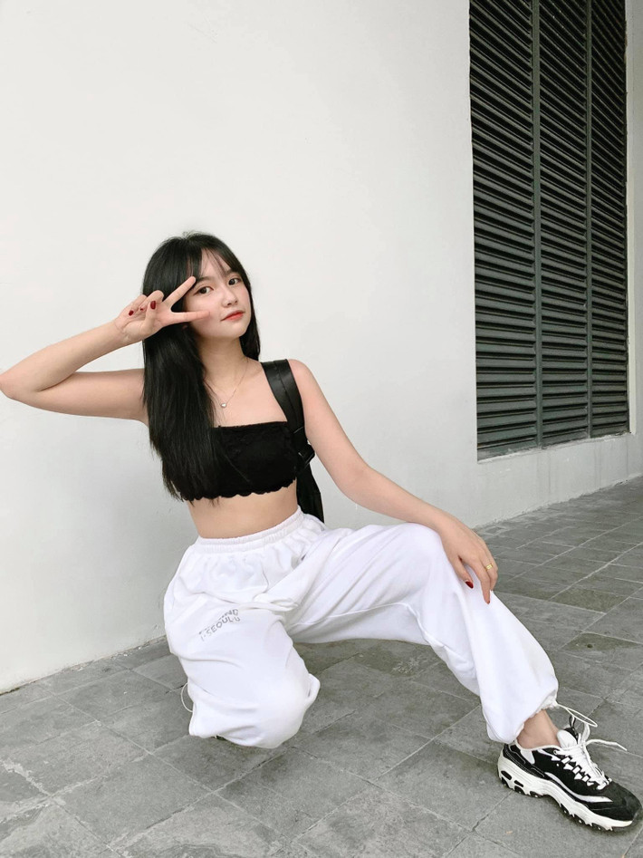 Vẻ ngoài cá tính, gương mặt ưa nhìn đã nhanh chóng đưa Minh Trân thành "hàng số má" trong giới game thủ Việt.