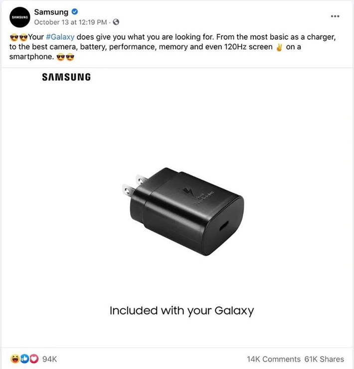 Samsung cũng có động thái cà khịa siêu mạnh với việc đưa hình củ sạc kèm với dòng chữ đã "bao gồm ở trong hộp đựng chiếc Galaxy của bạn".