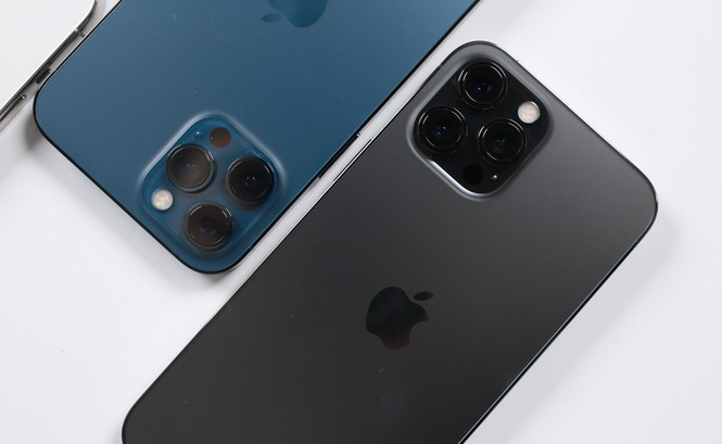 Năm nay, phiên bản cao cấp nhất sẽ có kích thước màn hình tăng từ 6.5 inch trên iPhone 11 Pro Max lên thành 6.7 inch trên iPhone 12 Pro Max.