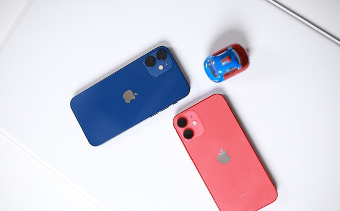 Về phía iPhone 12 mini, đây sẽ là một chiếc máy hoàn toàn mới tới từ Apple. Trên thị trường hiện tại số lượng smartphone có màn hình nhỏ hơn 6 inch chỉ đếm trên đầu ngón tay.