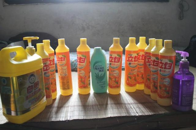 Tuy về mặt sức khỏe chẳng vấn đề gì nhưng về chuyện tình duyên thì thật nan giải. Những cô gái hẹn hò một thời gian đã chạy mất dép vì sở thích kỳ cục này của anh.