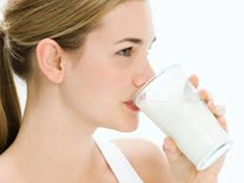 Thói quen uống sữa bây giờ không chỉ dành cho trẻ con, người lớn cũng cần một cốc sữa mỗi ngày. Tuy nhiên, hãy nhìn vào đặc điểm các loại sữa dưới đây để có lựa chọn phù hợp nhất với sức khỏe của mình.