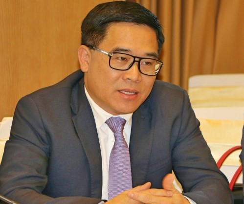 Theo thông báo về công tác cán bộ của Thành ủy Hà Nội, Ban Thường vụ Thành ủy điều động, bổ nhiệm ông Đỗ Đình Hồng (sinh năm 1965), Bí thư Huyện ủy Mê Linh khóa XI, giữ chức G iám đốc Sở Văn hóa và thể thao.