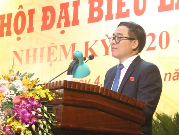 Giữa năm 2017, ông Đỗ Đình Hồng được phân công làm Bí thư Huyện ủy Mê Linh khóa X.
