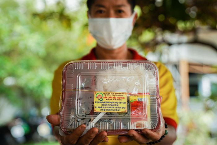 Sau 80 ngày hoạt động, bếp thiện nguyện đã hỗ trợ được hơn 1,2 triệu suất ăn. Ngoài ra, nhà chùa còn thực hiện chương trình tặng máy thở, xe cứu thương cho các bệnh viện, đồng thời hỗ trợ quan tài và hậu sự cho những nạn nhân tử vong vì Covid-19.