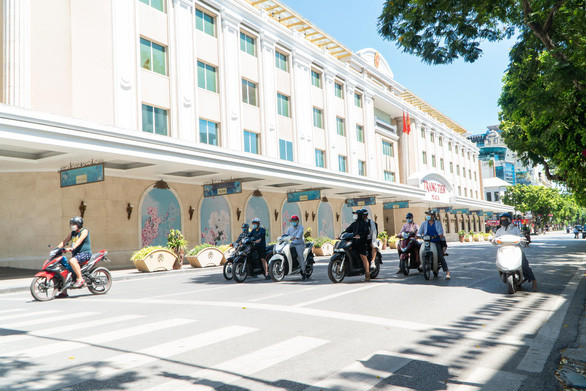Người dân chỉ ra ngoài khi thực sự cần thiết.