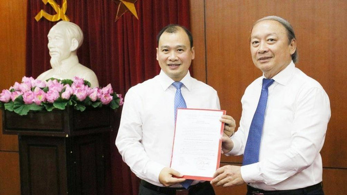 Theo đó, Bộ Chính trị quyết định bổ nhiệm ông Lê Hải Bình, Ủy viên dự khuyết Trung ương Đảng, Phó Trưởng Ban chuyên trách Ban Chỉ đạo Công tác thông tin đối ngoại, Vụ trưởng Vụ Thông tin đối ngoại và Hợp tác quốc tế , Ban Tuyên giáo Trung ương giữ chức Phó Trưởng Ban Tuyên giáo Trung ương.