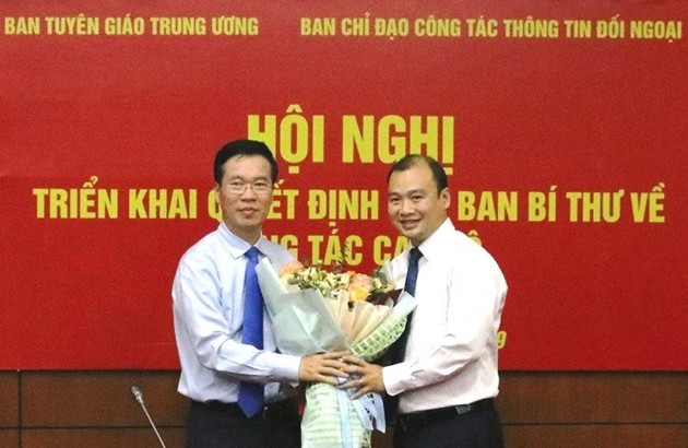 Từ 2013 ông giữ chức Phó Vụ trưởng Vụ Thông tin báo chí, Bộ Ngoại giao; Quyền Vụ trưởng rồi Vụ trưởng Vụ Thông tin báo chí, Người phát ngôn Bộ Ngoại giao. Đến năm 2017, ông được điều động giữ chức Phó Giám đốc Học viện Ngoại giao; kiêm nhiệm chức Viện trưởng Viện Nghiên cứu Chiến lược, Học viện Ngoại giao (đến 3/2019).