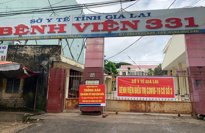 Phẫu thuật lấy thai thành công cho sản phụ là F1: Ngày 10/8, đại diện Bệnh viện 331 (Bệnh viện điều trị COVID-19 cơ sở 3) tại Gia Lai cho biết, các y bác sĩ vừa can thiệp phẫu thuật lấy thai thành công cho 1 sản phụ là F1 đang cách ly, điều trị tại đây.