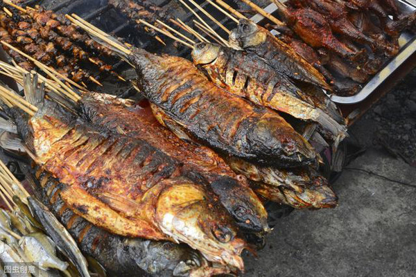 Acrylamide. Một số loại thực phẩm, chẳng hạn như khoai tây có thể giải phóng acrylamide khi đun nóng ở nhiệt độ cực cao. Khi đi vào cơ thể, lượng lớn acrylamide có khả năng gây ung thư.