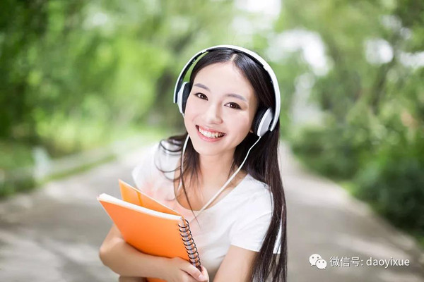 Không thích ca hát. Ca hát thực sự cải thiện khả năng miễn dịch của con người. Chuyên gia đến từ Đại học Frankfurt (Đức) từng xét nghiệm máu các thành viên dàn hợp xướng trước và sau khi diễn tập. Kết quả là, immunoglobulin A và hormone chống căng thẳng hydrocortisone sau buổi diễn tập tăng lên mức đáng kể. Ảnh: Internet