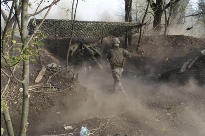 Sau khi bãi mìn được dọn sạch, Quân đội Ukraine bắt đầu tấn công. Đợt tấn công đầu tiên bao gồm khoảng một đại đội bộ binh cơ giới. Do cuộc tấn công diễn ra bất ngờ, Quân đội Nga choáng váng và lực lượng Ukraine đã chiếm được phần lớn các cánh đồng ở phía đông bắc Cherkasskoye Porechnoye, đồng thời cố gắng đẩy quân Nga về hướng Berdin. Ảnh: UPI.
