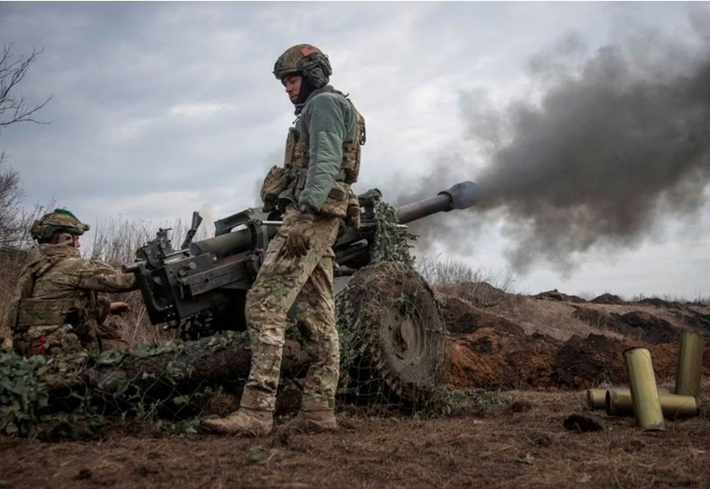 Trên chiến trường Kursk, cuộc phản công của lực lượng Ukraine đã bị chặn lại. Tính đến tối ngày 6/1, làng Berdin và khu vực lân cận đã được các binh sĩ thuộc Trung đoàn súng trường cơ giới số 30 từ nhóm quân phía Bắc quét sạch khỏi tay của Quân đội Ukraine. Ảnh: Reuters.