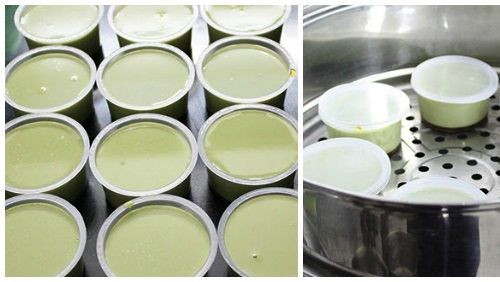 Rửa sạch lá trà xanh, xay nhuyễn, lọc lấy nước cốt, rồi hòa với sữa tươi không đường. Cho trứng vào tô lớn rồi dùng phới đánh trứng. Dùng rây lọc hết phần lòng trắng của trứng. Ảnh: Beemart.vn.