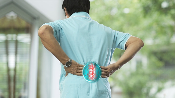 Nếu bạn tiêu thụ bài thuốc dân gian trị bệnh gai cột sống chỉ với vỏ bưởi cây ngải cứu và chanh chỉ trong vài ngày, bạn sẽ trải nghiệm những thay đổi tích cực của cơ thể và trong vòng chưa đầy hai tháng, các cơn đau sẽ nhanh chóng biến mất. Ảnh: hoannguyencot.com.