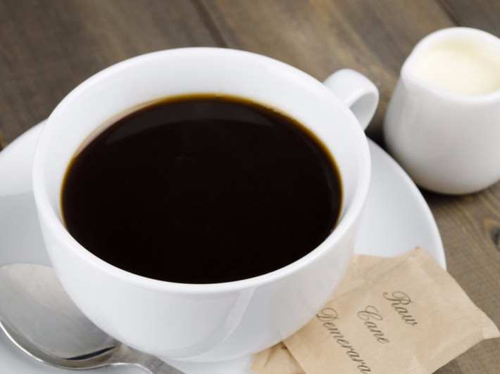 8. Café touba - Senegal: Loại cà phê này có vị của hạt tiêu Guinea và thoang thoảng mùi đinh hương. Các loại gia vị được trộn với hạt cà phê và rang chúng lên với nhau. Sau đó chúng được xay lên và lọc để đưa ra một loại cà phê nồng đậm nhất. Ảnh: LostBird.vn.