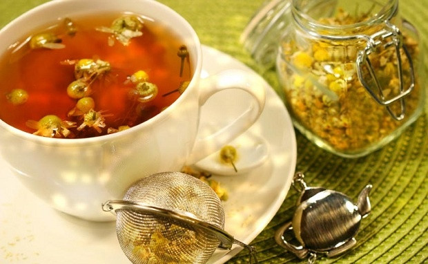 7. Trà rễ cây nữ lang: Trà rễ cây nữ lang có tác dụng an thần mạnh giúp giảm căng thẳng và lo lắng. Nghiên cứu đã chỉ ra rằng trà rễ cây nữ lang làm tăng số lượng các hợp chất trong não điều chỉnh căng thẳng và lo lắng, do đó giúp giảm bớt các triệu chứng này. Ảnh: Healthplus.vn.