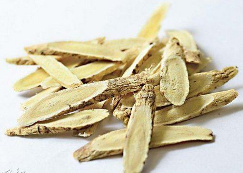 Sinh hoàng kỳ 250g, đằng sâm 250g, bạch linh 250g, bạch truật 250g phá cố chỉ 300g sấy khô, tán vụn. Mỗi ngày hãm 50g với nước sôi 30 phút, uống thay trà mỗi ngày giúp đào thải các chất độc ra ngoài cơ thể rất tốt. Ảnh: thuocchuabenh.com. (Thông tin trong bài chỉ mang tính chất tham khảo, trước khi sử dụng bài thuốc, vui lòng hỏi ý kiến bác sĩ).