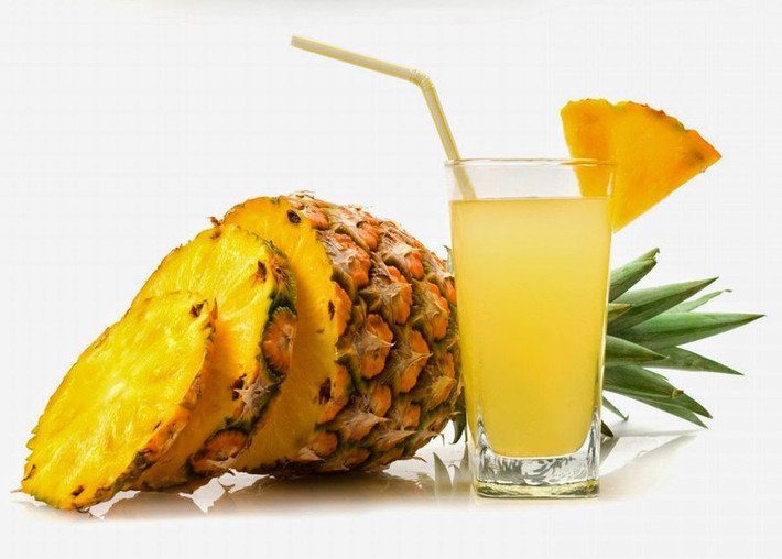 Bromelain ức chế các tế bào ung thư, u bướu, thậm chí loại bỏ những tế bào ung thư đã chết. Chính vì thế, thường dùng dứa trong bữa ăn bất kể là món tráng miệng hay món mặn để tăng cường sức đề kháng và ngăn ngừa bệnh tật. Ảnh: ViCare.vn.