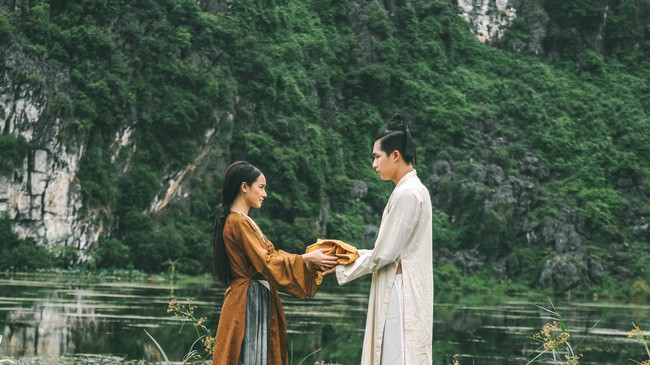 Theo đó, chia sẻ với báo chí, bà xã Trường Giang cho biết: "Khán giả vẫn thường nhớ đến tôi với những vai diễn ngọt ngào, nhẹ nhàng, ngay cả đến chính tôi cũng đã dần quen. Thế nhưng sau khi bước vào cánh cửa hôn nhân và chuẩn bị làm mẹ, vai diễn Điềm bỗng dưng có sức hút cực kì lớn đối với tôi.