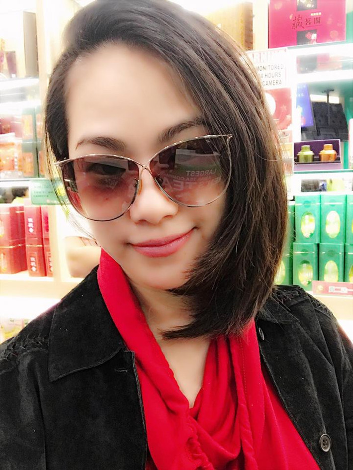 Lương Bích Hữu tận hưởng cuộc sống bình yên sau quãng thời gian từng phải đối diện với không ít thị phi khi bị chỉ trích là kẻ thứ 3 phá hoại cuộc sống gia đình nhạc sĩ Khánh Đơn. Ảnh: FBNV.