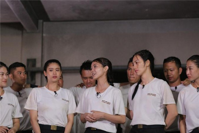 Giải thích cho hành động lớn tiếng quát tháo đồng đội của mình, Trương Quỳnh Anh cho biết: "Cho dù quyết định này của tôi có thể khiến anh Thập giận, buồn hay bất cứ việc gì nữa, tôi vẫn không cho anh Thập làm. Ở các phần thi khác, khi đồng đội của các bạn bị thương thì cũng có sự hỗ trợ của chương trình rồi. Tôi đang cố gắng bảo toàn sức khỏe cho đồng đội của tôi bởi vì chúng tôi muốn đi đến đích cuối cùng". Tập này, đội Jang Mi bị loại vì có thành tích kém nhất.