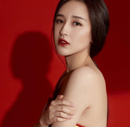 Khép lại mối tình 6 năm trong bóng tối với Noo Phước Thịnh, Mai Phương Thúy khiến fan tò mò về danh tính bạn trai hiện tại mà cô dự định kết hôn trong năm nay.